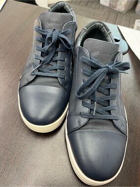 Calvin Klein Men's Navy Lace-Up Low-Top Sneakers